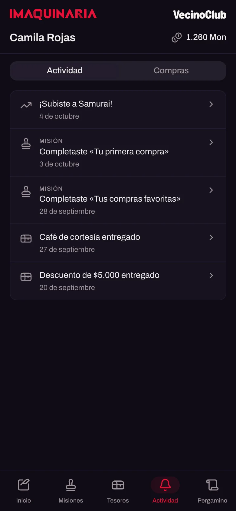 Historial de compras ficticias en tema oscuro, con puntos ganados y navegación inferior.